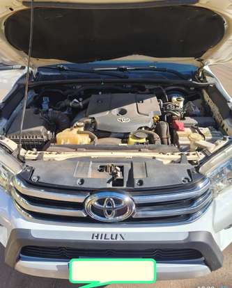 TOYOTA-HILUX-2017