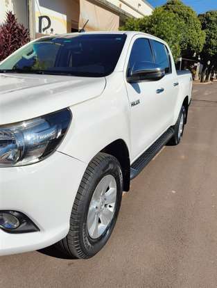 TOYOTA-HILUX-2017