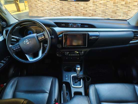 TOYOTA-HILUX-2017