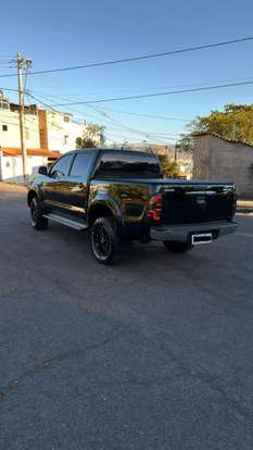 TOYOTA-HILUX-2012