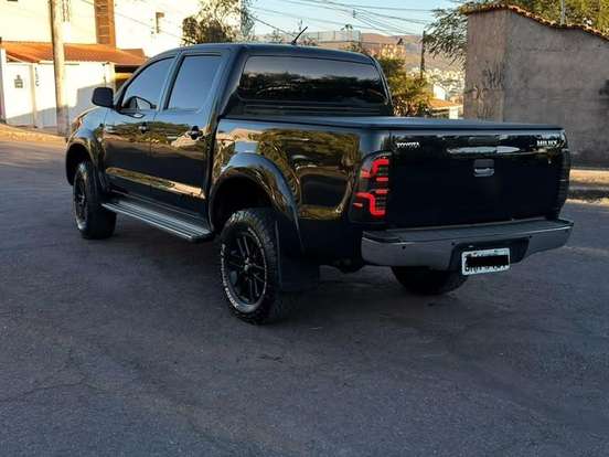 TOYOTA-HILUX-3.0 SR 4X4 CD 16V TURBO INTERCOOLER DIESEL 4P AUTOMÁTICO TOYOTA-HILUX-2012