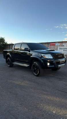 TOYOTA-HILUX-2012