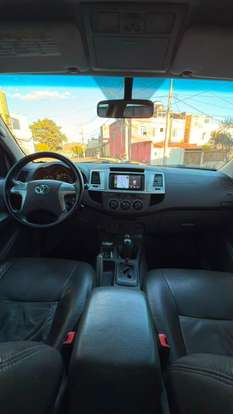 TOYOTA-HILUX-2012