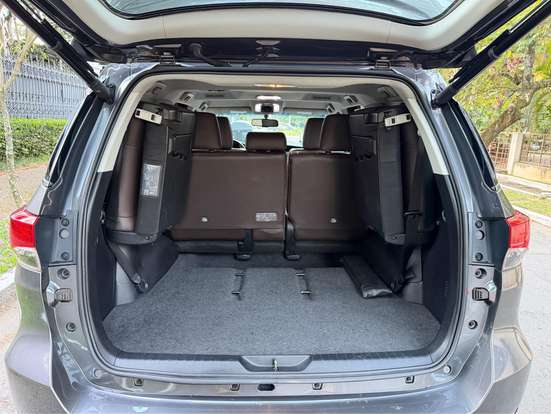 TOYOTA-HILUX SW4-2018