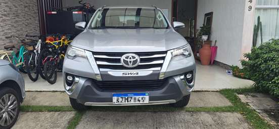 TOYOTA-HILUX SW4-2.8 SRX 4X4 7 LUGARES 16V TURBO INTERCOOLER DIESEL 4P AUTOMÁTICO TOYOTA-HILUX SW4-2018