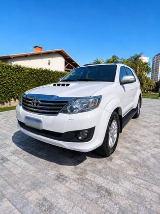 TOYOTA HILUX SW4 3.0 SRV 4X4 7 LUGARES 16V TURBO INTERCOOLER DIESEL 4P AUTOMÁTICO