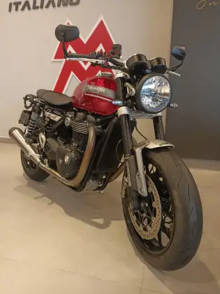TRIUMPH SPEED TWIN 