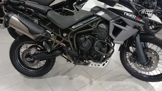 TRIUMPH TIGER 800 XCX TRIUMPH TIGER 800 XCX