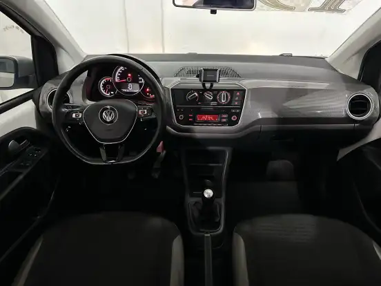 VOLKSWAGEN-CROSS UP-2018