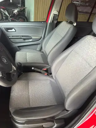 VOLKSWAGEN-FOX-1.0 MI 8V FLEX 4P MANUAL VOLKSWAGEN-FOX-2014