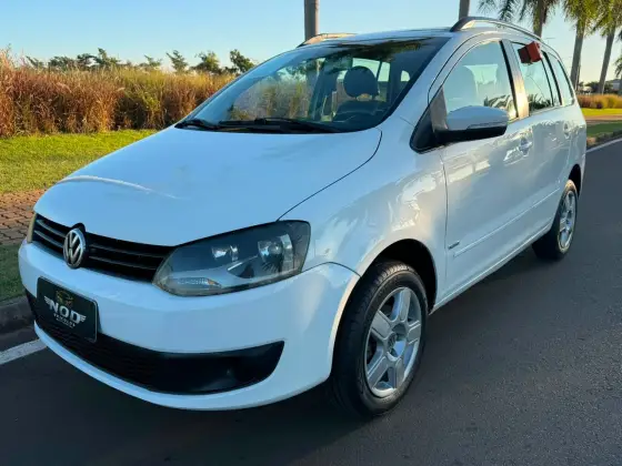 VOLKSWAGEN FOX 1.6 MI 8V FLEX 4P MANUAL VOLKSWAGEN FOX 1.6 MI 8V FLEX 4P MANUAL