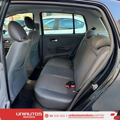 VOLKSWAGEN-FOX-2010