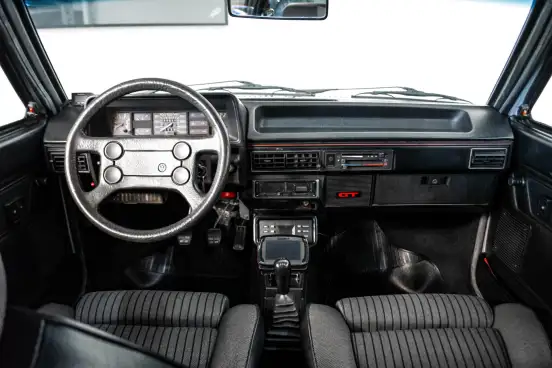 VOLKSWAGEN-GOL-1984