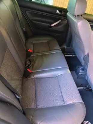 VOLKSWAGEN-GOLF-2009