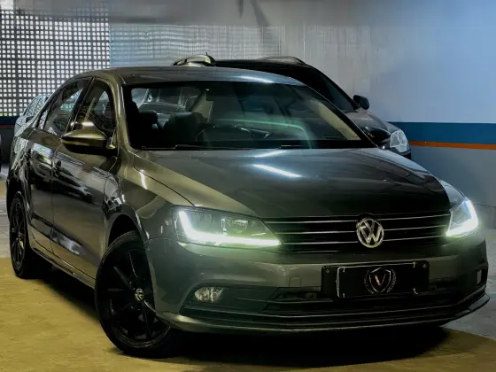 VOLKSWAGEN JETTA 1.4 16V TSI COMFORTLINE GASOLINA 4P TIPTRONIC VOLKSWAGEN JETTA 1.4 16V TSI COMFORTLINE GASOLINA 4P TIPTRONIC