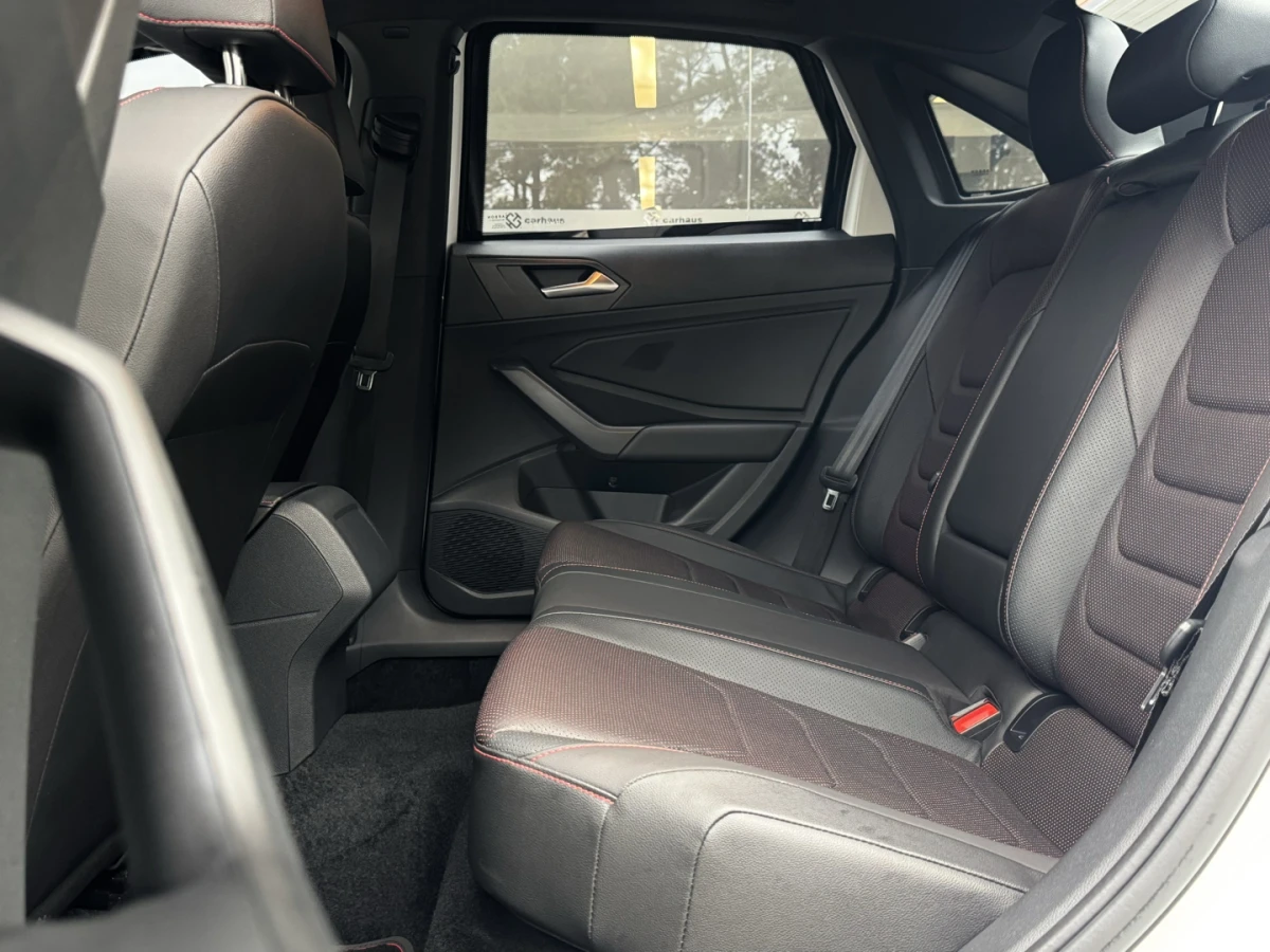 Volkswagen Jetta — foto 13