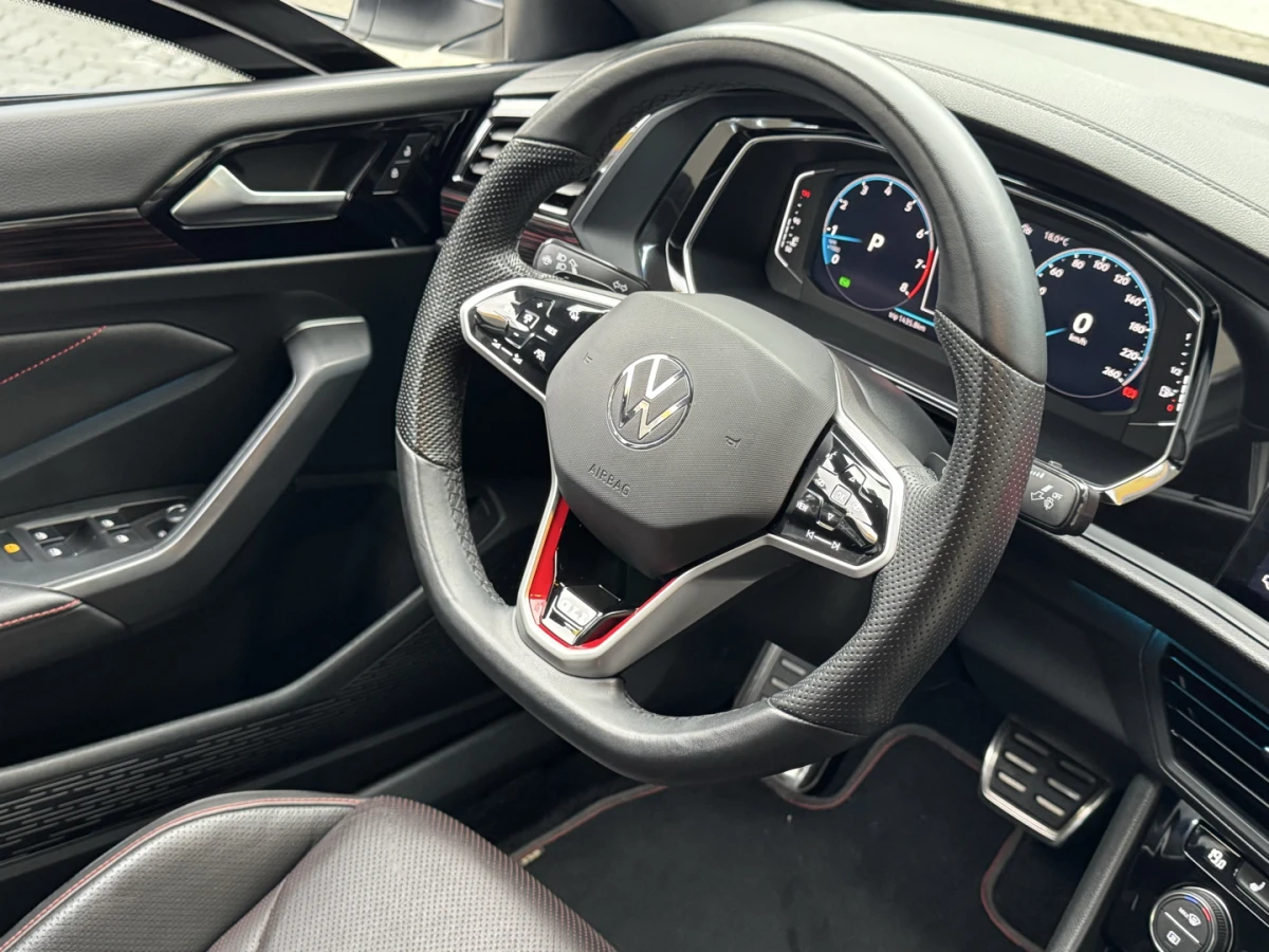 Volkswagen Jetta — foto 16