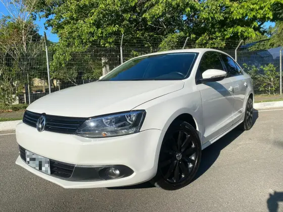 VOLKSWAGEN JETTA 2.0 COMFORTLINE FLEX 4P TIPTRONIC VOLKSWAGEN JETTA 2.0 COMFORTLINE FLEX 4P TIPTRONIC