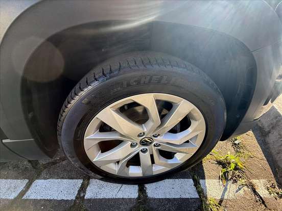 VOLKSWAGEN-TAOS-2022