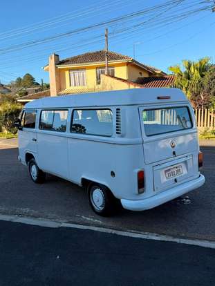 VOLKSWAGEN-KOMBI-2012