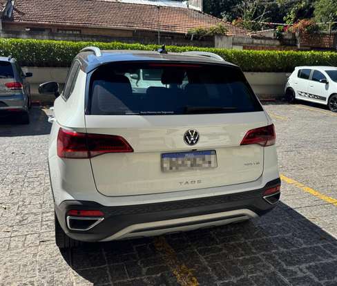 VOLKSWAGEN-TAOS-2023