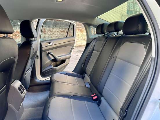 VOLKSWAGEN-VIRTUS-1.0 200 TSI HIGHLINE AUTOMÁTICO VOLKSWAGEN-VIRTUS-2018