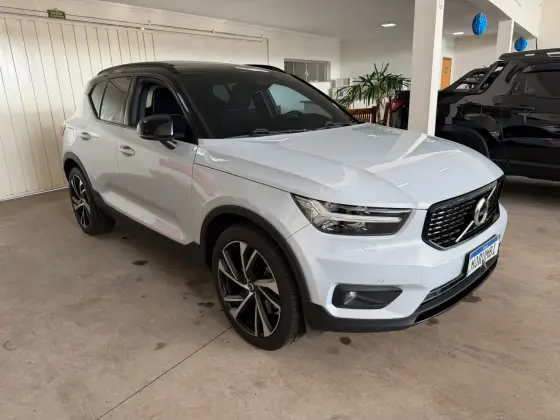 VOLVO XC40 1.5 T5 RECHARGE R-DESIGN GEARTRONIC VOLVO XC40 1.5 T5 RECHARGE R-DESIGN GEARTRONIC