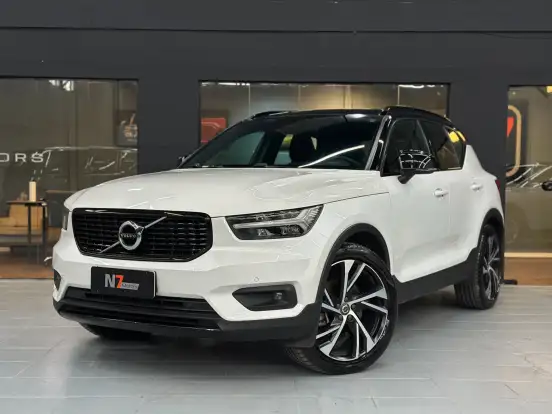 VOLVO-XC40-2019