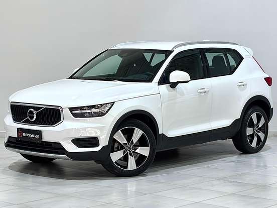 VOLVO-XC40-2020