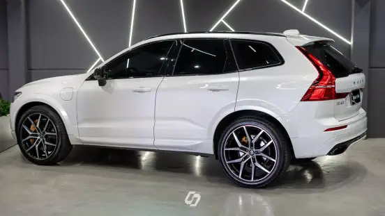 VOLVO-XC60-2021