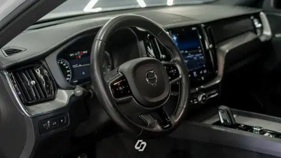VOLVO-XC60-2021