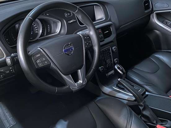 VOLVO-V40-1.5 T3 KINETIC GASOLINA 4P AUTOMÁTICO VOLVO-V40-2016