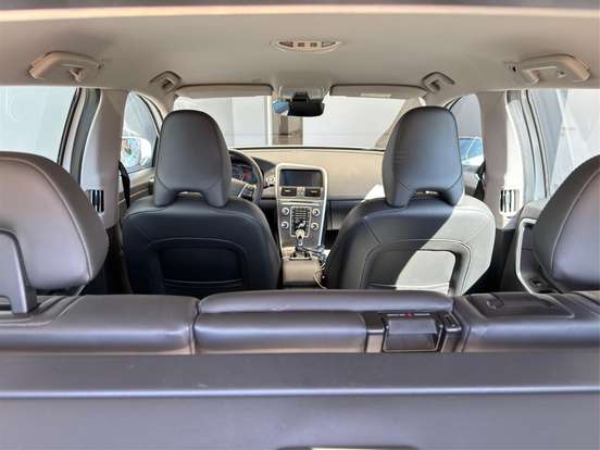 VOLVO-XC60-2016