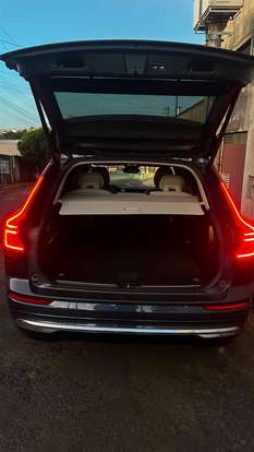 VOLVO-XC60-2023