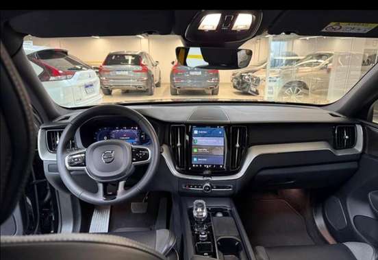 VOLVO-XC60-2023