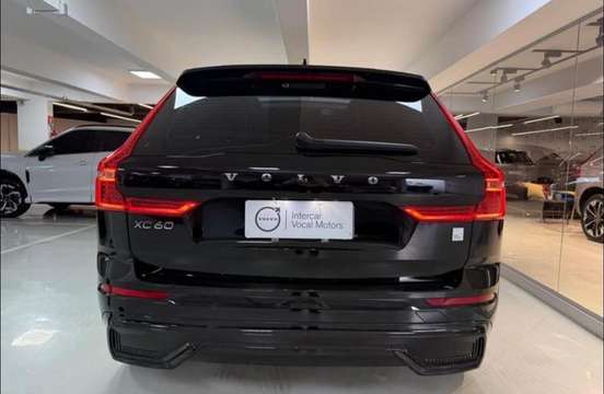 VOLVO-XC60-2023