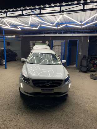 VOLVO-XC60-2017