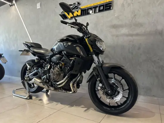 YAMAHA MT-07 ABS YAMAHA MT-07 ABS