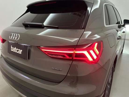 AUDI-Q3-2023