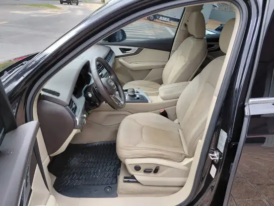 AUDI-Q7-2015