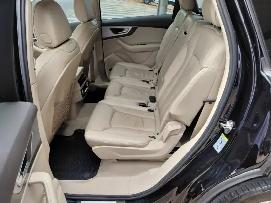 AUDI-Q7-2015