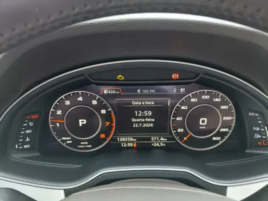 AUDI-Q7-2015