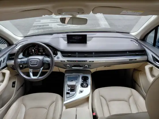 AUDI-Q7-2015