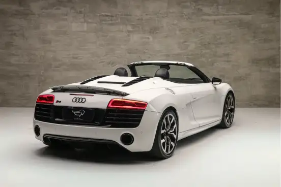 AUDI-R8-2013