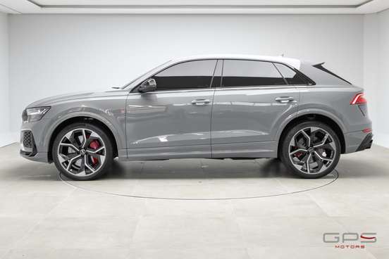 AUDI-RS Q8-2022