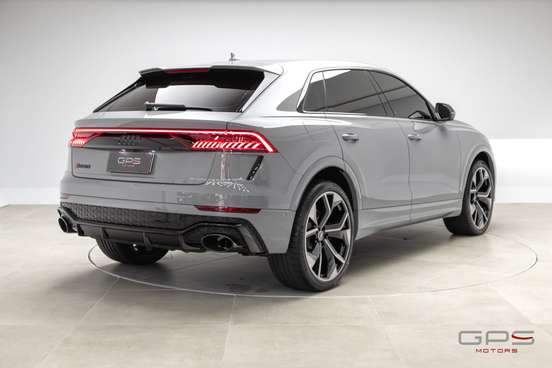 AUDI-RS Q8-2022