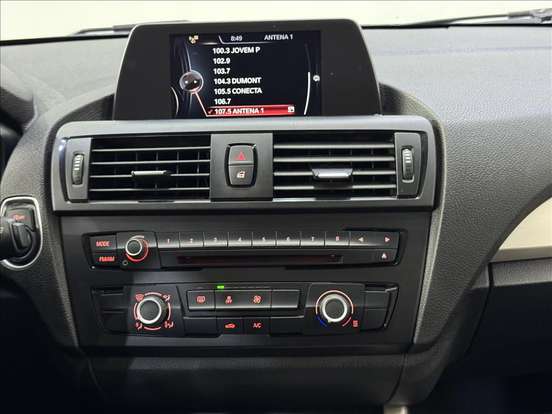 BMW-118i-2014