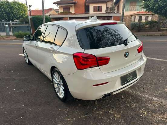 BMW-120i-2015