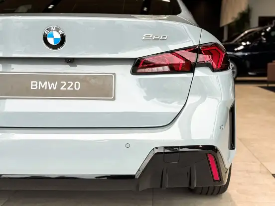 BMW-220i-2025