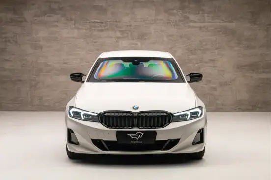 BMW-320i-2022
